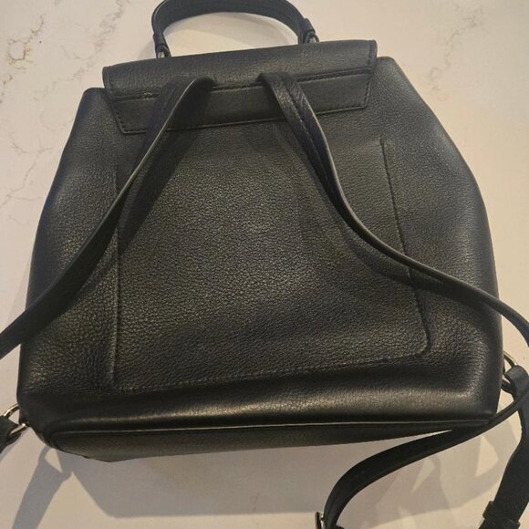 Kate Spade New York Leila Med Flap Backpack Bag Purse Black Pebbled Leather - Picture 2 of 5